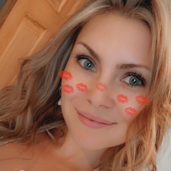 Meet your Posher, Maigen - Picture 2 of 2